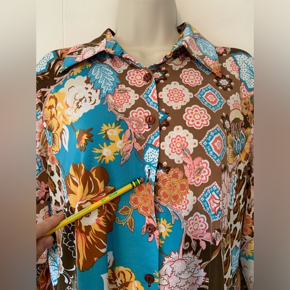 Exclusively Misook Floral Cheetah Button Up Blouse size M (READ) - Picture 7 of 7